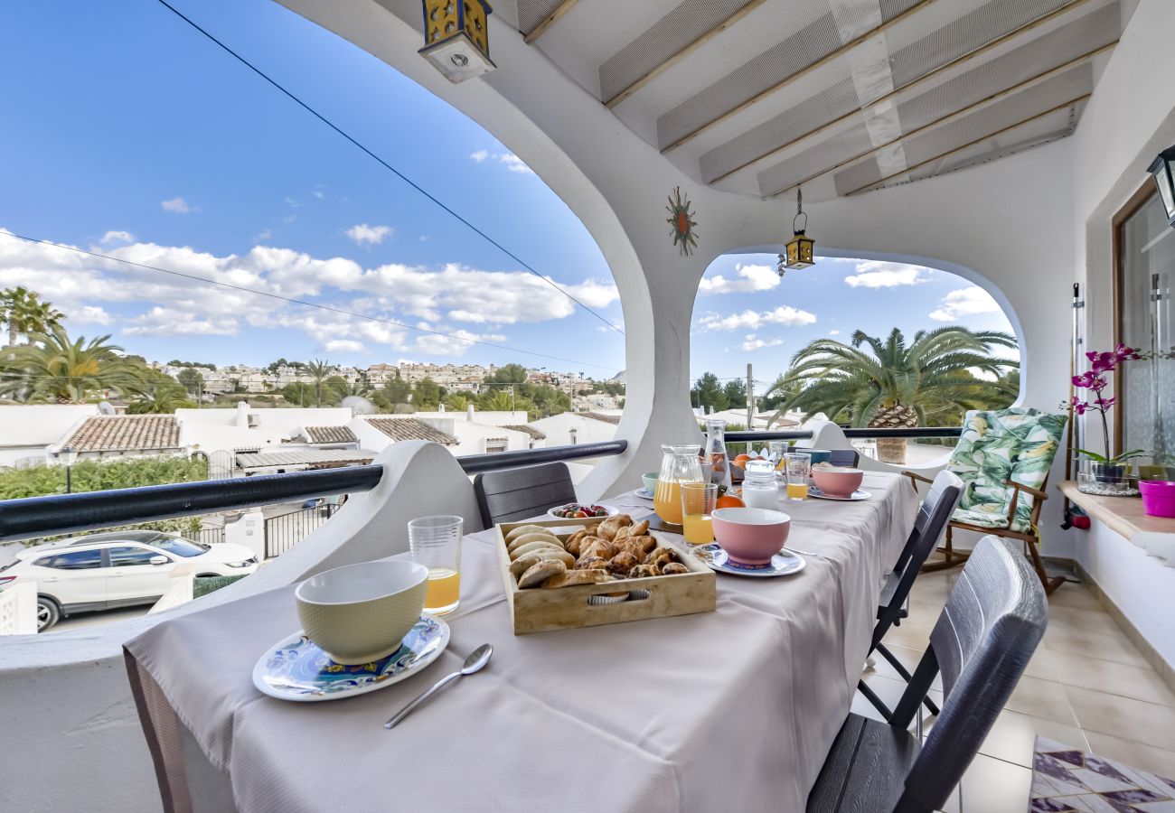 Maison mitoyenne à Calpe / Calp - Rafol - Maison de ville avec vue sur le rocher, piscine commune et court de tennis.