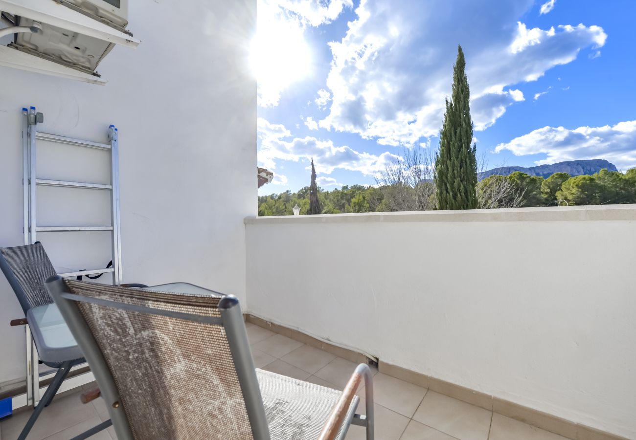 Maison mitoyenne à Calpe / Calp - Rafol - Maison de ville avec vue sur le rocher, piscine commune et court de tennis.