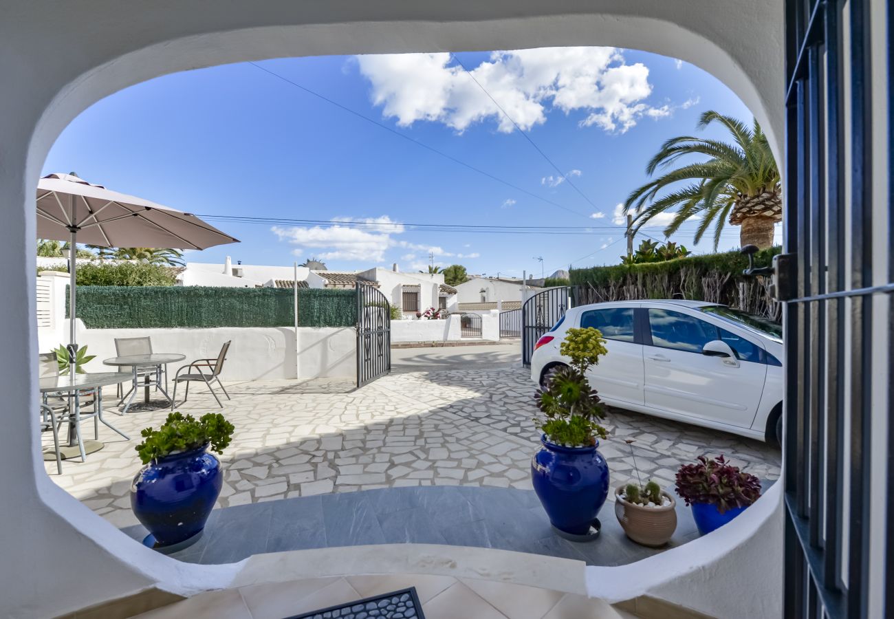 Maison mitoyenne à Calpe / Calp - Rafol - Maison de ville avec vue sur le rocher, piscine commune et court de tennis.